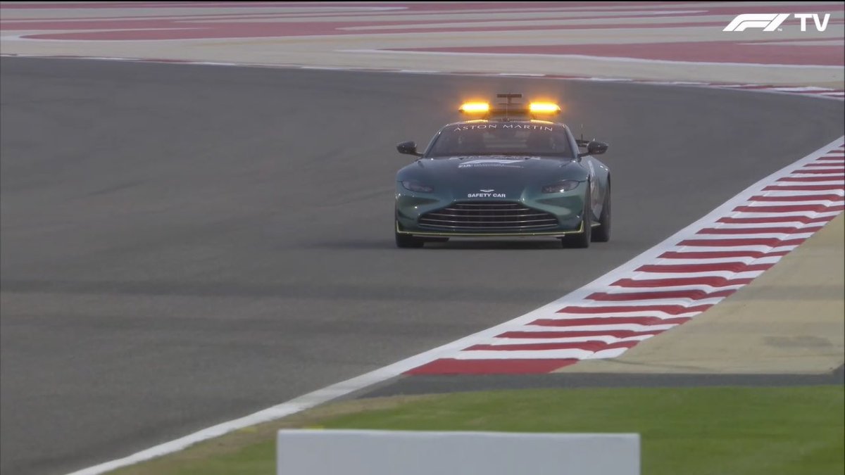 LoreHdz's tweet image. this is a sexy car #highspeedtesting #BahrainGP