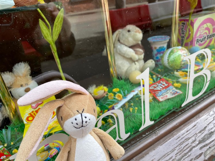 🐣🐰 HAPPY EASTER! 🐰🐣

Today is the last day of our Virtual Trail - head to facebook.com/knutsfordbunny… to guess where our bunny's final visit in #Knutsford was to!

Winner randomly selected from correct guesses and will receive a free Easter egg! Good luck! 🐰