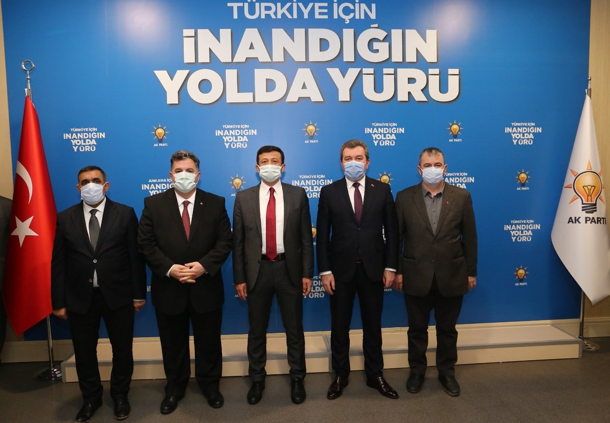 drdogruer's tweet photo. Genel Merkez Tanıtım ve Medya Bşk, Mv.@avhamzadag ve Gençlik Kolları Bşk @eyupkadirinan'ı Bergama Beld Bşk @kostuhakan, İlçe Bşk Sami Mollaahmet, @SebahattinGzl, İzmir Gençlik Kol Başk @receptayiptslak, Kınık Bergama teşkilatlarımız ile birlikte ziyaret ettik.Hayırlı uğurlu olsun https://t.co/ggINK5JUVL