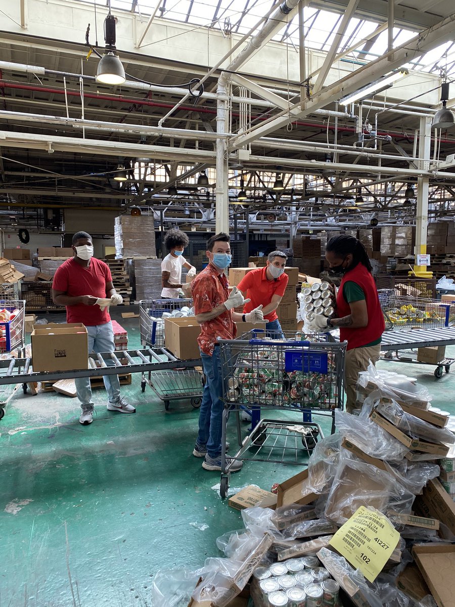 Bridget_Hughes9's tweet image. 137 is having a blast spending time giving back to the community! Proud of this team! @AlainaAzar @garmtgt @LizzyC1313 @AmandaT0353 #g195cares #D137MakesADifference