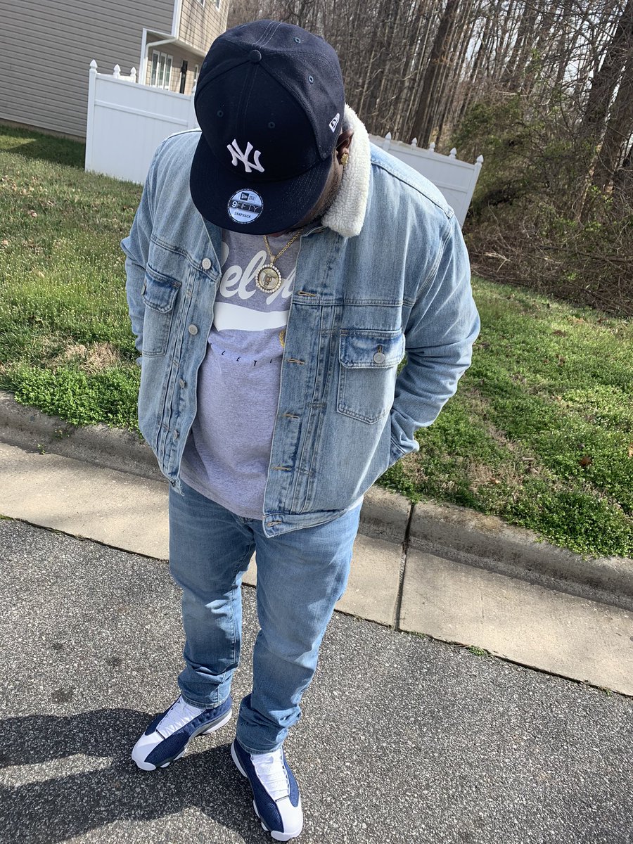 dessonice's tweet photo. #goodfits #flint13s 🤝🤝 https://t.co/D2LOrI8QJI
