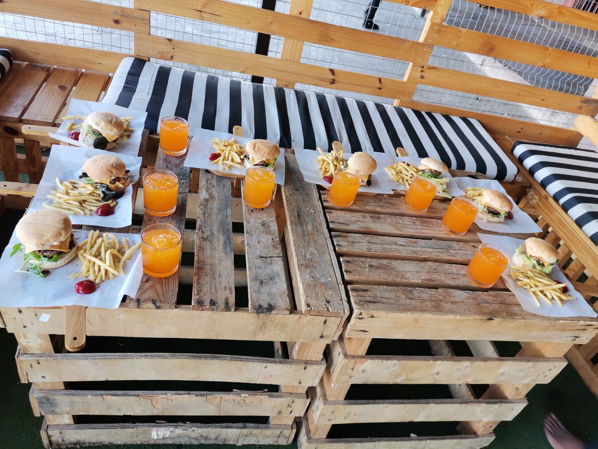 DozThebe's tweet photo. Celebrating one of my siblings at Jehovah Jirah Orphanage Centre, Promise birthday @SomethingSosha because bo Sesi go all out for the babies #JehovaJirahOrphanageCentre โค #KiddiesMeal #JehovaJirahOrphanageCentre #MakingGivingAttractive #Philanthropist #Humanitarian #Philanthropy https://t.co/ax31QFdhA4