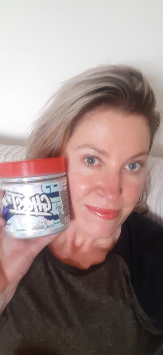 SamBamOriginal's tweet photo. @GhostLifestyle 43 years old and living and Loving Glow! Phenomenal Product..Just GLOW BABY  #skin #health #fitness #fitfam https://t.co/8CePq9bwan