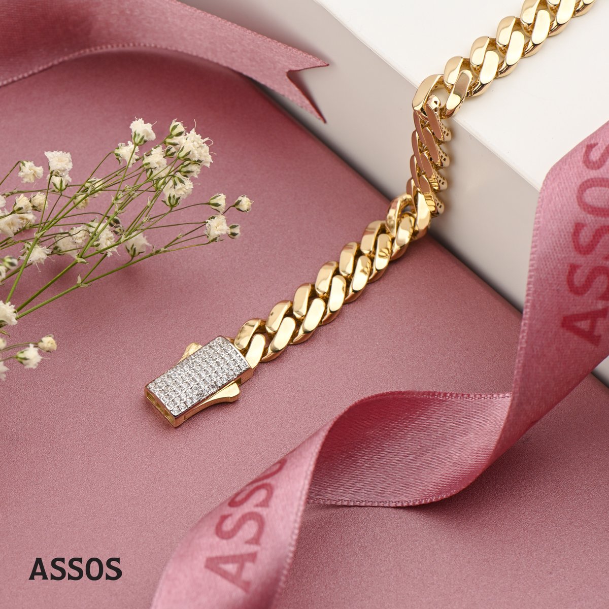 Zamansız zincir tasarımlar, Assos ile bu bahar da çok moda…

assospirlanta.com

#assos #assospirlanta #assosdiamond #jewellery #pırlanta #diamond #altın #gold #mücevher #style #fashion #love #gift #hediye #sonsuzlukseninle #bileklik
