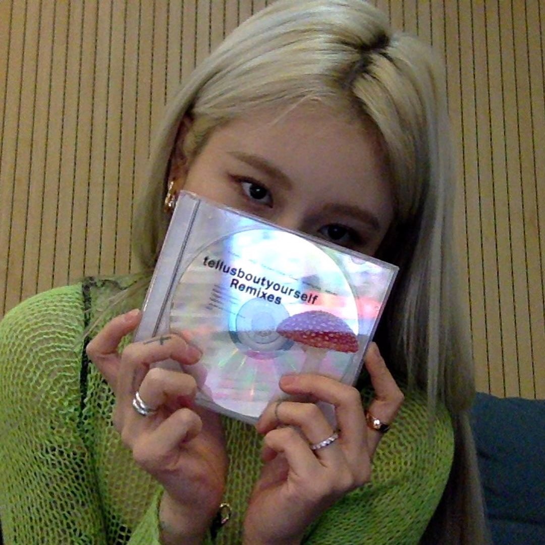 blueyerinth's tweet photo. [Ig update] 210325
"ความรักก็คือฟอง~💚"

 #백예린 #แบคเยริน #yerinbaek
#tellusaboutyourself #백예린정규2집 https://t.co/HLGOhH5B8C