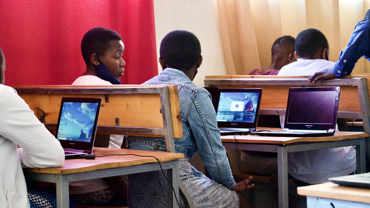 💻 #Session2 of the #WIACodeRwanda programme in collaboration with @Clifford_Chance was held last Saturday! 🇷🇼 

The girls started learning the basic syntax of #HTML and #CSS needed to develop a website! 

#WIACode #womeninafrica #cliffordchance  #WIA #STEM #girls #digital