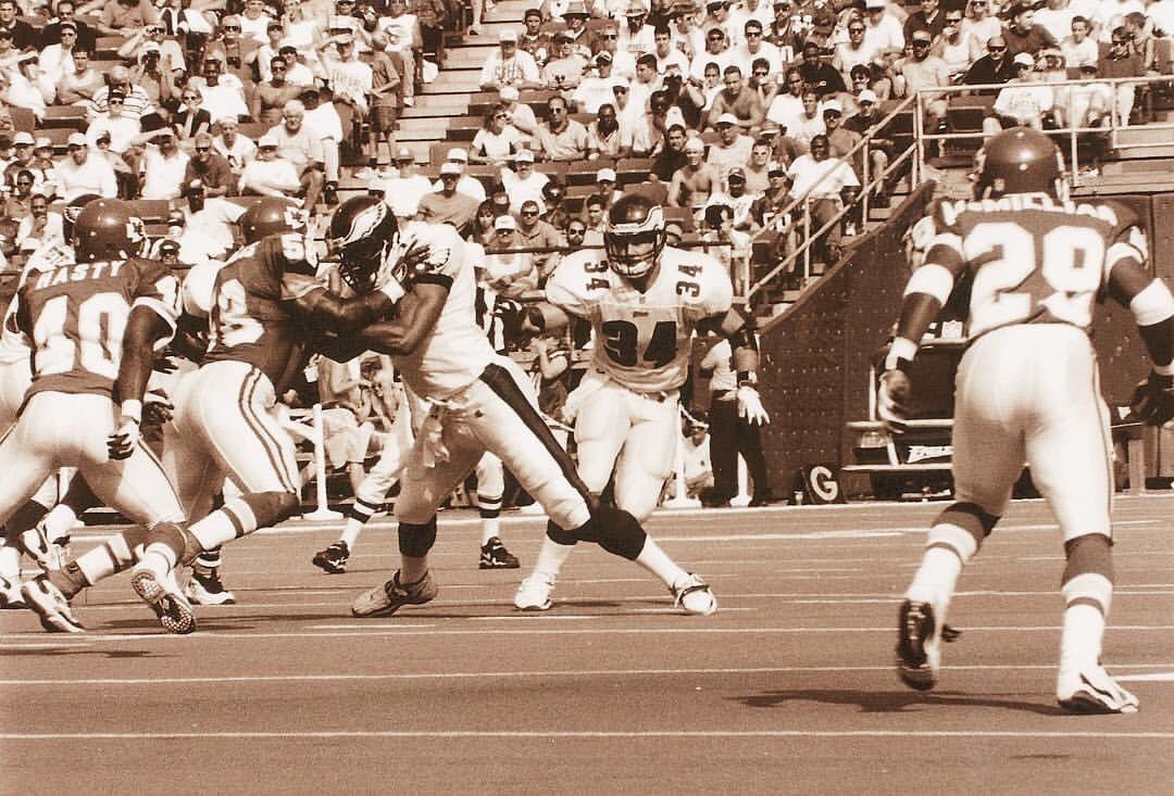 #TBT from playing together at <a href="/AlabamaFTBL/">Alabama Football</a> dreaming one day we will make it to the NFL 2 playing vs one another became a reality. I have lost many teammates over the yrs &amp; loosing <a href="/KevinTurner_NFL/">Kevin Turner</a> to #ALS still hurts KT I will continue to use my platform 2 bless others #ROLLTIDE