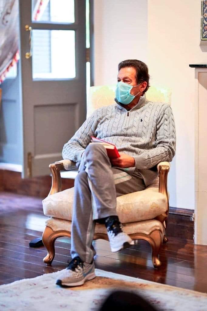 noorkhanluni's tweet photo. #PrimeMinisterImrankhan #PMAtWorkFromHome 
Masha'ALLAH both PM and the first lady are doing fine Alhamdulillah.
PM will soon start coming to the office iA. #Ehssas https://t.co/9jXNP3Kns7