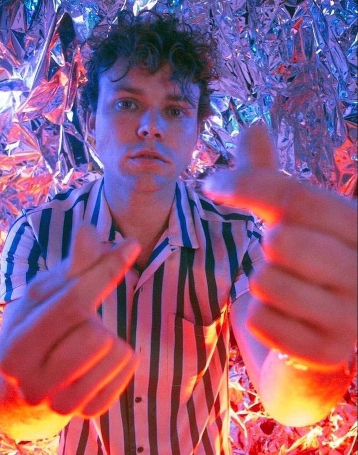 calmxlula's tweet image. Buenos días✨ No se olviden de tomar agüita y #streamCALM