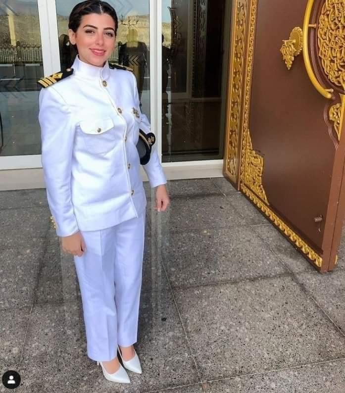 Baynounahtv's tweet photo. قالت السلحدار: "إن الخبر المتداول والصور الموجودة على مواقع التواصل "مفبركة ولا أساس لها من الصحة".

وأضافت أنها تعمل على السفينة "عايدة 4" منذ 8 سنوات، وهي ملك هيئة السلامة البحرية، وتديرها الأكاديمية العربية للنقل البحري. https://t.co/X7XJnhG15R