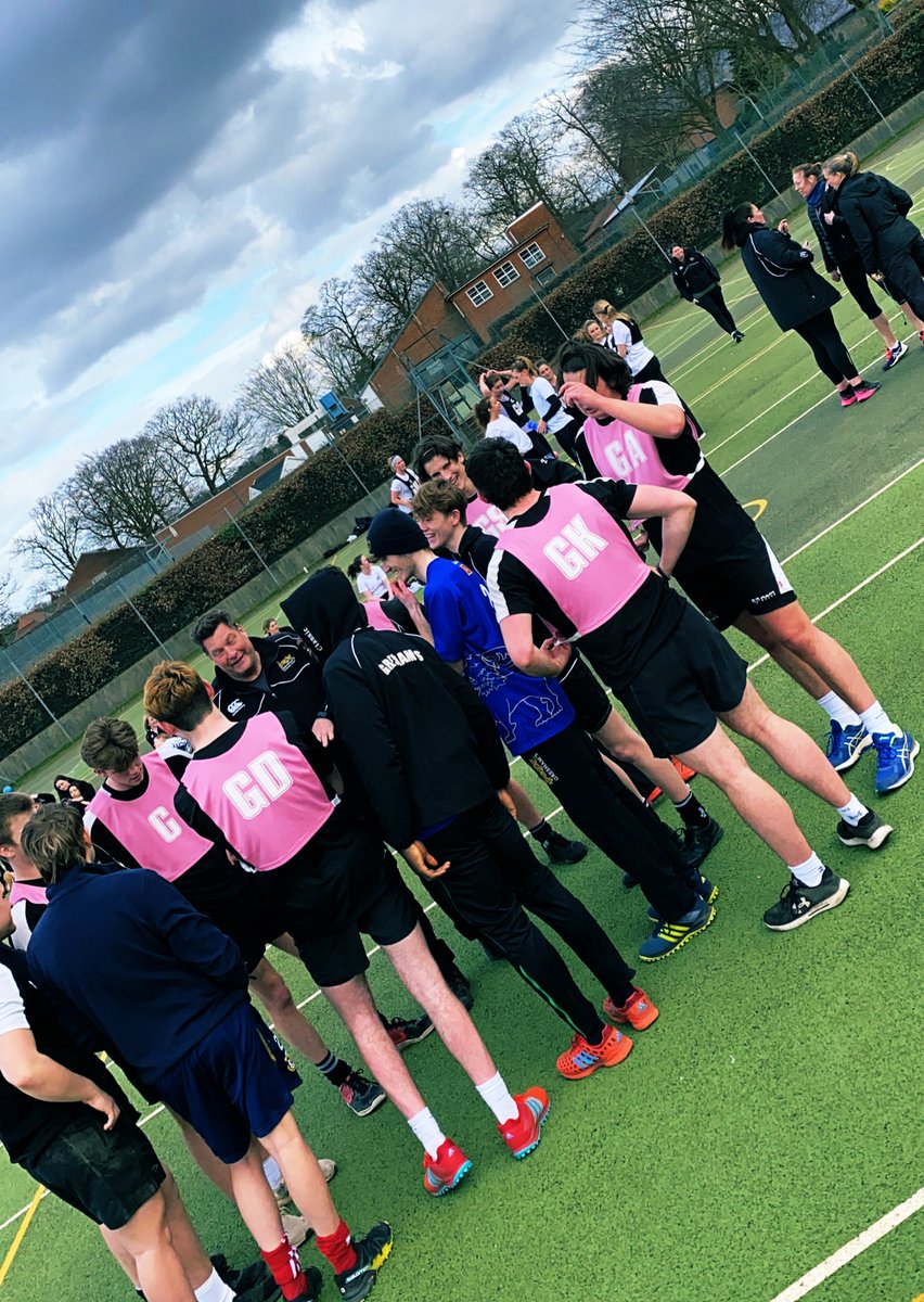 MrsWilsonGeo's tweet photo. U6th rugby vs. U6th netball - the game is on! @Greshams_School @GreshamsSport #netball https://t.co/hnkvlM6dwV