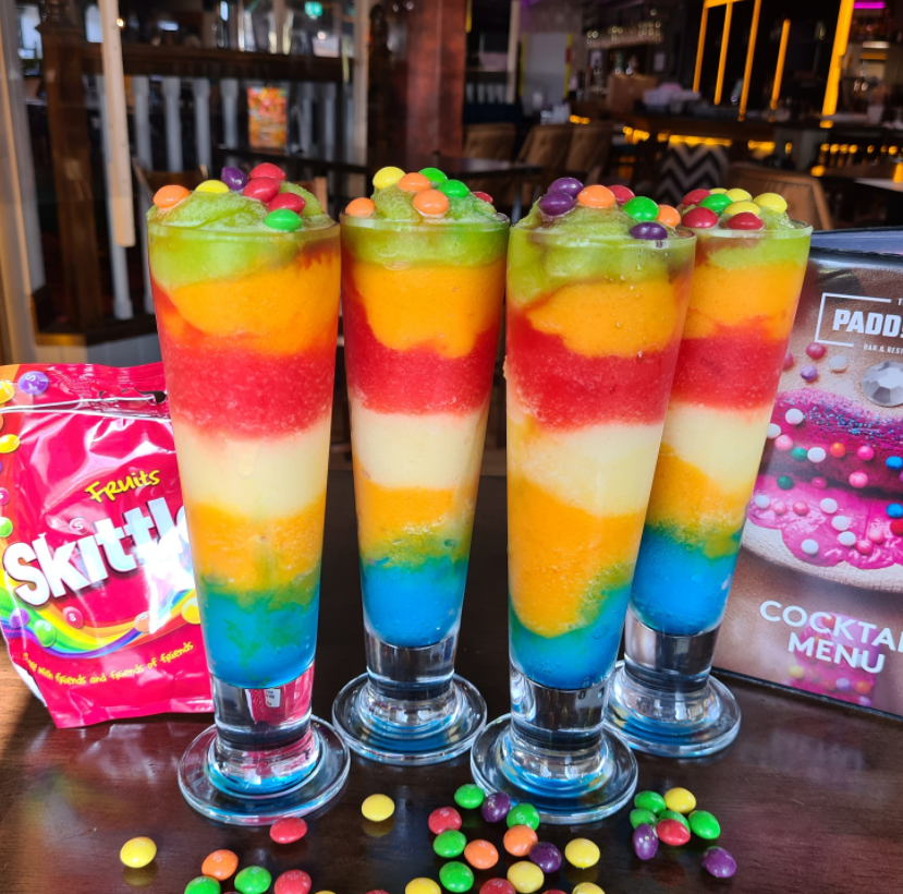 boohoo's tweet photo. Cocktail time 🍹

📸 @thepaddockss https://t.co/FaIGh5R6AN