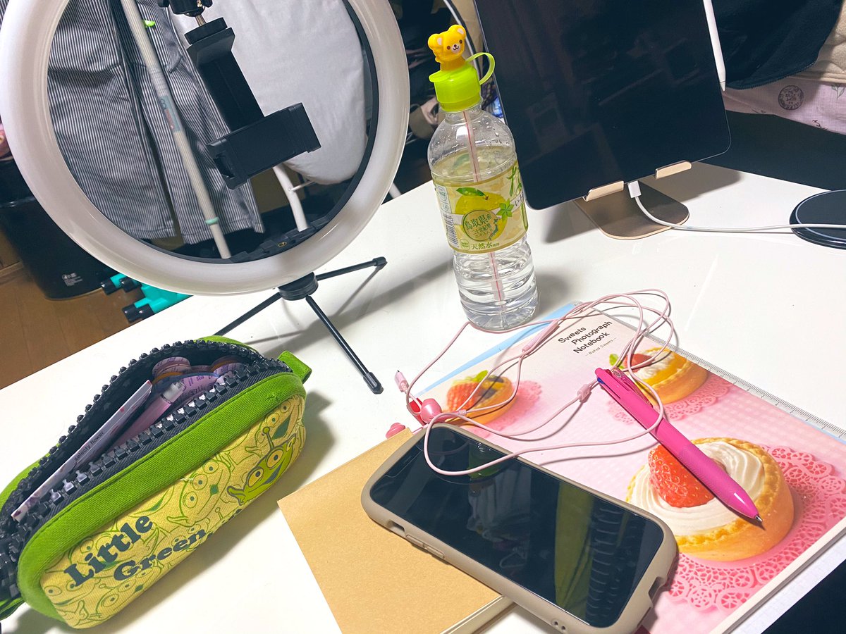 MoCo_Lmtr1962's tweet image. ⑥

私の配信のお共たち…
別にお別れするわけじゃないけど、本当になんか…頑張ってきたなぁって…

#WHITECOLLECTION #ミクチャ #RT数が審査対象になっています #RTで私を有名にしてください