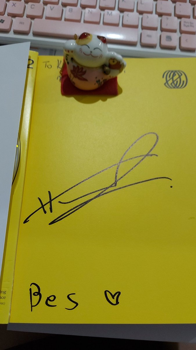 KCtheSuperFan's tweet photo. So I'm freaking out knowing hinawakan ni Hendery tong album hahahahahahhaha 🤣🤣🤣🤣 but the Bes ❤ https://t.co/w1Jfdq9OmM