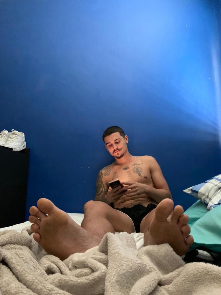 FindomDragon's tweet photo. Busy with my huge feet. I know you need my attention, pay me and I will try to give you some of my attention, you little faggot. @BestFootMasters @CashMastersRT @MASTER_UPDATES https://t.co/SwMwv7X2LN