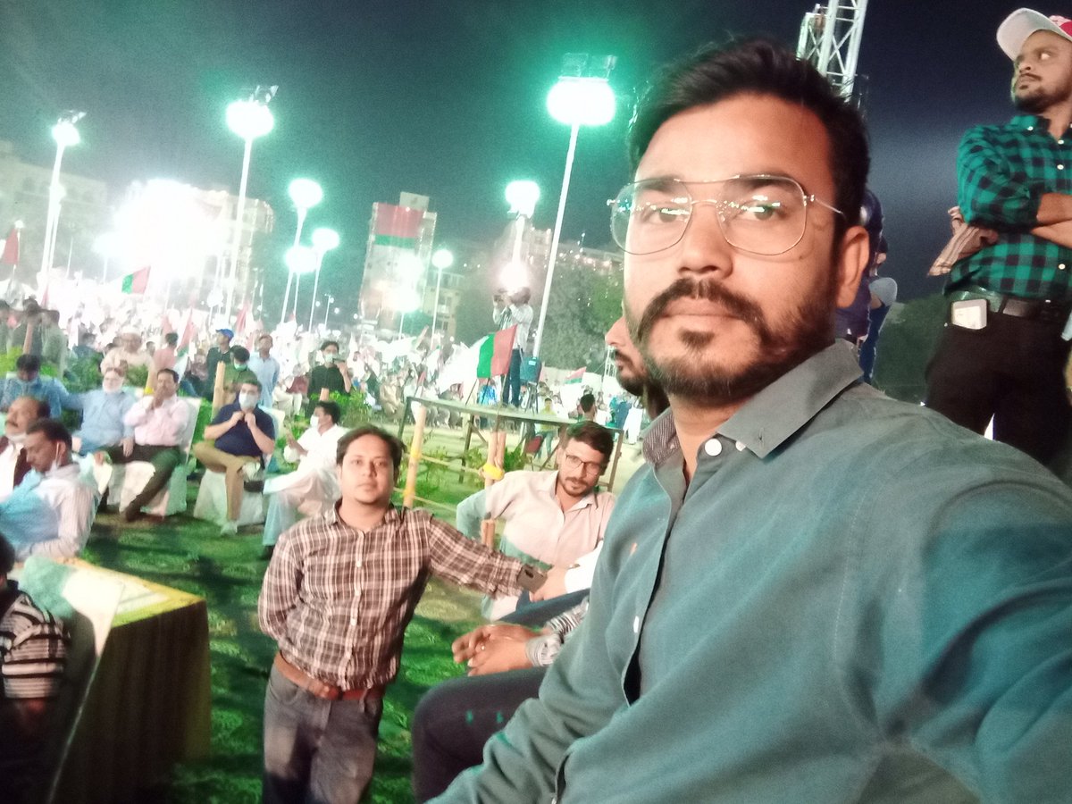 Bilalkhan92_'s tweet photo. ای�� کیو ایم پاکستان کے 37ویں یوم تاسیس کے سلسلے میں ہونیوالے جلسے میں حق پرست عوام کی بڑی تعداد نشتر پارک میں موجود
#37thAnniversaryMQM
@MQMPKOfficial @amirkhanMQM90 @faisalsubzwari
@zahidmansori_ 
@KamranAfridi90 https://t.co/MM1aszVd36