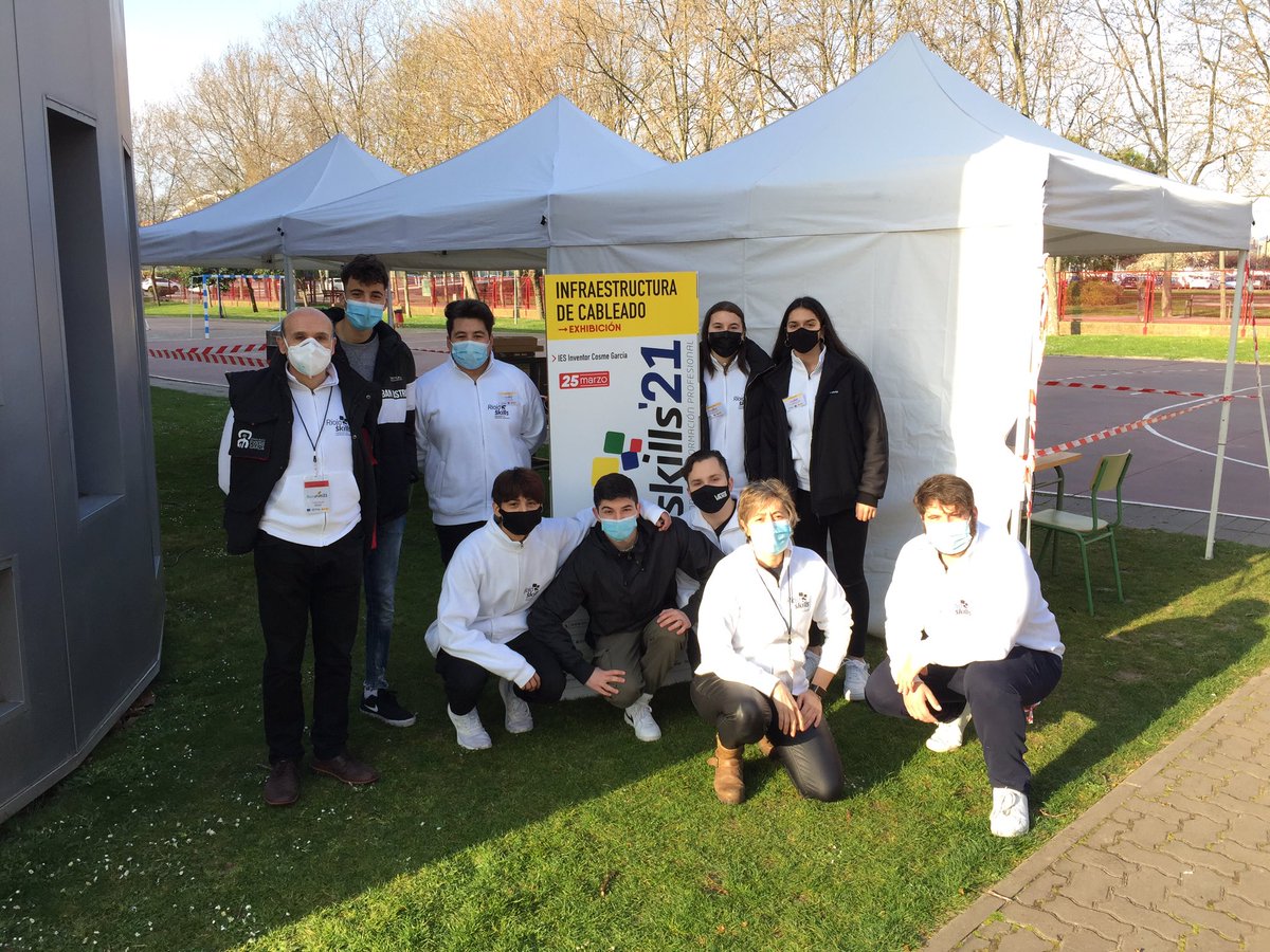 Hoy mis alumnos y alumnas de 1º curso del Ciclo Formativo de Grado Medio de Instalaciones de Telecomunicaciones han participado en #riojaskills21 en la modalidad Infraestructura de Cableado. <a href="/IESCosmeGarcia/">Cosme García</a> <a href="/lariojaorg/">Gobierno de La Rioja</a> <a href="/fplarioja/">Formación Profesional La Rioja</a>