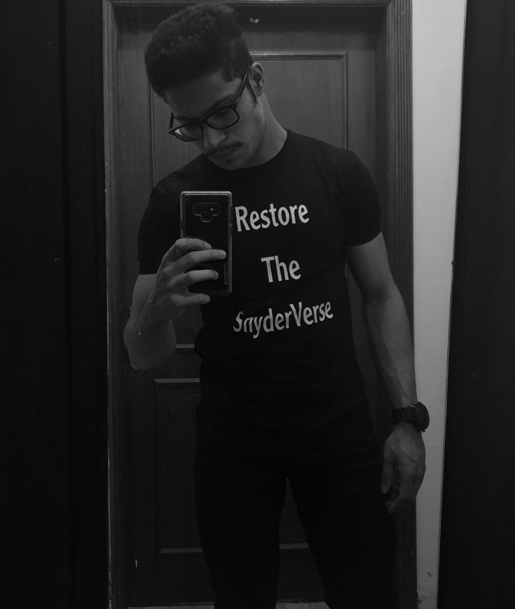 AqeelPlus's tweet photo. I made it. 😎💪

My new T-shirt #RestoreTheSnyderVerse https://t.co/hNB6LNfg9r