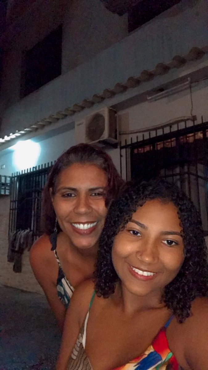 emilimarques278's tweet photo. Reclamei de 2020 por que não sabia como seria 2021 só perda,perdi minha preciosidade e isso tá doendo tanto, não desejo a ninguém essa dor,me orgulho tanto da mulher a senhora foi mãe e obrigada pela sua criação que me tornou essa menina que sou hj,te amarei eternamente❤️😭 https://t.co/amR0kPVRw7