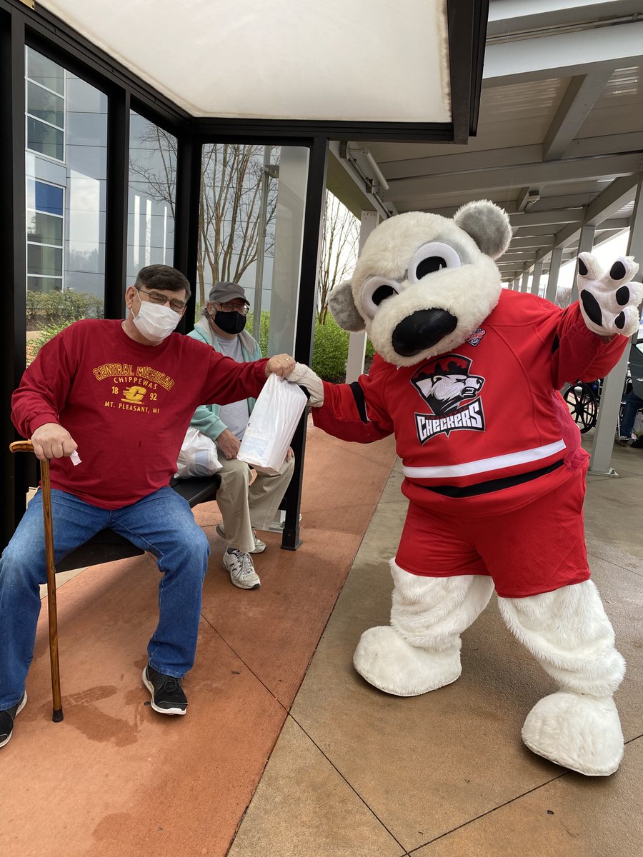 CheckersHockey's tweet photo. Despite being surrounded by donuts and hot dogs, Chubby was on his best behavior in helping our friends @IndyFund pack bags for veterans this morning! https://t.co/ebfEP4lUTQ