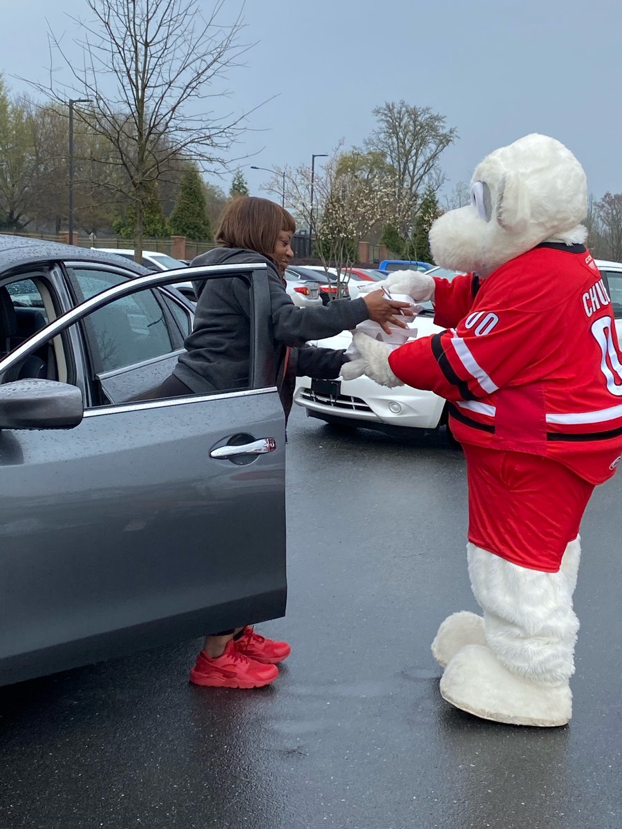 CheckersHockey's tweet photo. Despite being surrounded by donuts and hot dogs, Chubby was on his best behavior in helping our friends @IndyFund pack bags for veterans this morning! https://t.co/ebfEP4lUTQ