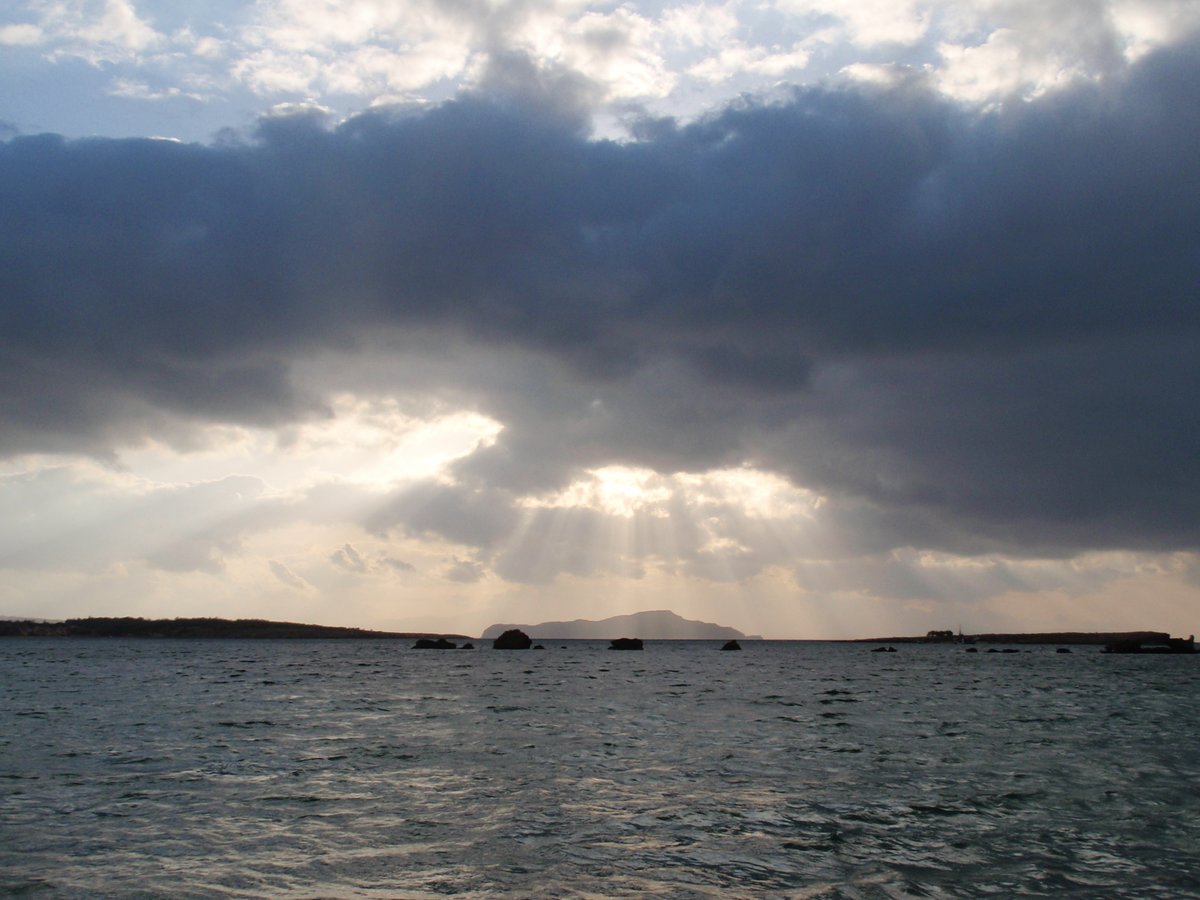 afewmilesmore's tweet photo. As it's their National Day today, a #Top4Outside with some quiet corners of 🇬🇷:
↖ Kyparissia, Peloponnese
↗ Livadi, Kefalonia
↙ Gavrilos, Santorini
↘ Nr. Chania, Crete
for this week’s #Top4Theme, hosted by @CharlesMcCool, @Giselleinmotion, @perthtravelers, and @Touchse. https://t.co/5I2FNBHYTb