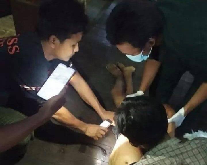 Tw // death
Phyu, Bago Region: To demand  release of one young protestor who was beaten &amp; abducted this evening, many residents protested in front of the police station. Terrorists opened fire again and TWO got shot and ONE young man is DEAD. #WhatsHappeningInMyanmar #Mar25Coup