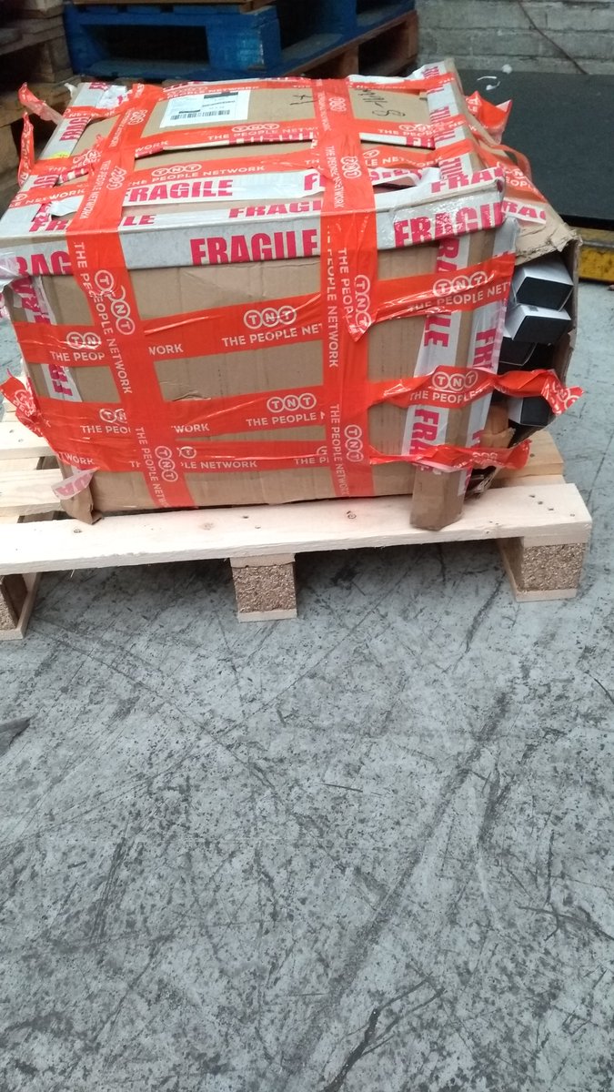 BrokenToadPaint's tweet photo. @FedEx are the absolute worst shipping company on the planet, just dump our delivery at the receiver like this, missing items, no attempt to let us know they dropped the box, fucking disgusting, avoid these clowns. https://t.co/F6HloVDUYB