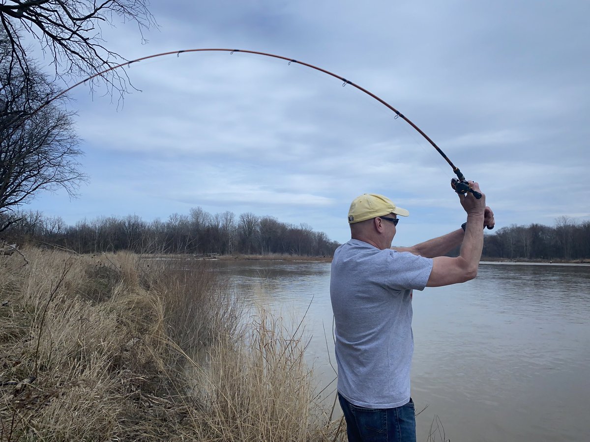 penningtonprod's tweet photo. In the #MaumeeRiver you can find fishermen from all over participating in this year’s annual #Walleyerun. #uToledoPJ #storytelling #photojournalism #mojo #smartphonepix @intro2pj 
📸 UToledoPJ / Deven Pennington https://t.co/SCQBwlTkho