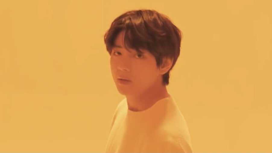 taehyungpic's tweet photo. OMG FILM OUT TEASER #FilmOutbyBTS 

https://t.co/oH4WnXMflS https://t.co/j2cAUwktF7