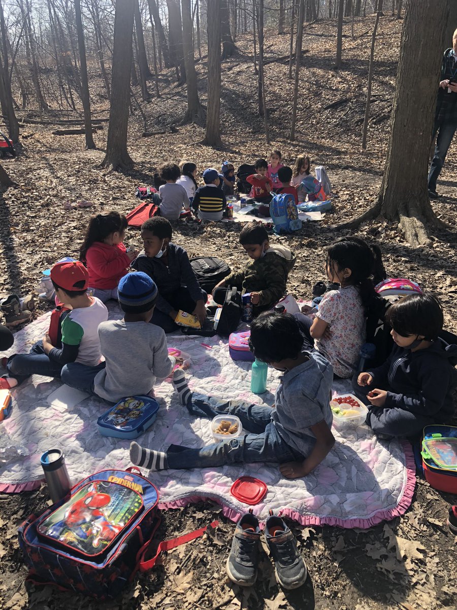 explore2grow's tweet photo. This is what a nutritional break looks like for our kindergartens today. After climbing, building ice cream shops and making birthday cakes out of mud we got very hungry @ThornwoodPS @PeelSchools #outdoorlearning #outdooreducation https://t.co/LPsKRiCcpd