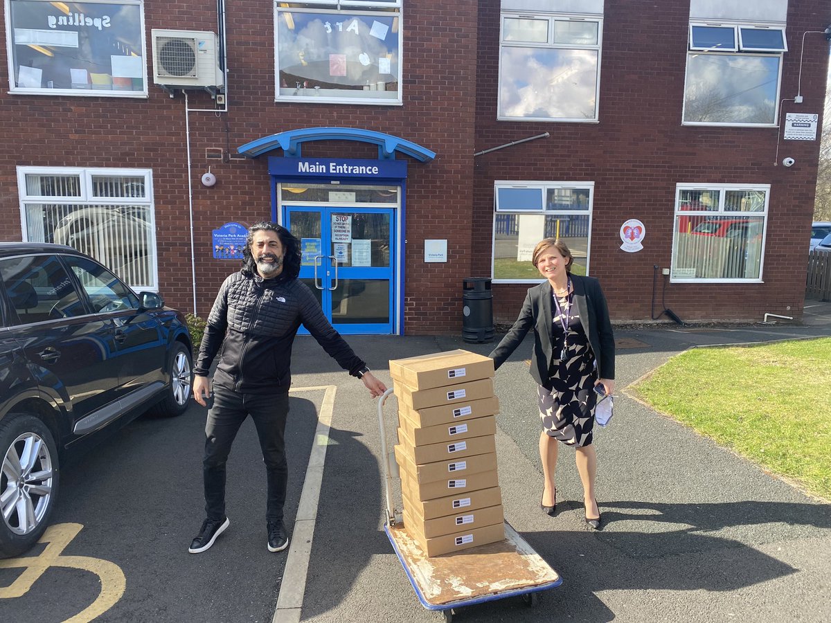 cas_majid's tweet photo. Proud of  our foundation @wowdotcic &amp; partners helping so many children in Birmingham by providing access to education through  donations of laptops &amp; connectivity. Today I had the privilege of donating another 10 devices to @VicAcademies. Lovely to meet CEO @PhilpotSharron https://t.co/u84DhFNPoP