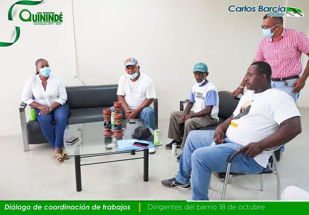 GADQuininde's tweet photo. DIÁLOGO || La articulación de trabajo y diálogo con la comunidad es permanente, en esa dinámica el alcalde @CarlosBarciaM, junto a los concejales @SEVILLANOLEONEL, David Monar y equipo técnico municipal, mantuvieron un conversatorio con Dirigentes del barrio "18 de octubre". 1/2 https://t.co/lCwwEN00ha