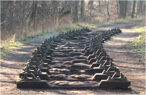 ThelmaHulbert's tweet photo. 🏛️#CultureTips 🏛️ This week art historian John Francis recommends @FODSculpture
VIEW New Film Commission exploring #forestof dean with disabled artist @kristinaveasey ‘IF ONLY BEDS COULD FLY’ https://t.co/8IG3FBvFAk
Iron Road © Keir Smith
#cultureinlockdown https://t.co/2XTNmAjj1z