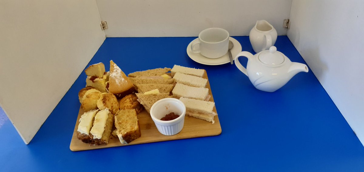 TVisualarts's tweet photo. Year 10 today created some amazing afternoon tea. Vanilla sponge, carrot cake, scones and sandwiches. #proudtobetowers https://t.co/lp9F82bxdY