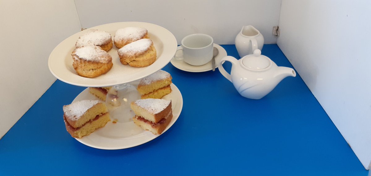 TVisualarts's tweet photo. Year 10 today created some amazing afternoon tea. Vanilla sponge, carrot cake, scones and sandwiches. #proudtobetowers https://t.co/lp9F82bxdY