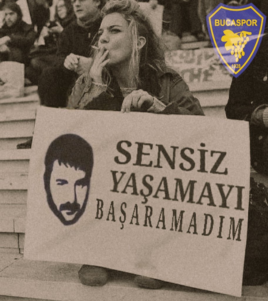 rdvniligenn1's tweet photo. İlk fırsatta sana gelmek istedim
Gelip kollarında ölmek istedim
Özledim bir tanem seni özledim
Sensiz yaşamayı başaramadım .... https://t.co/lSWDx6gZzv