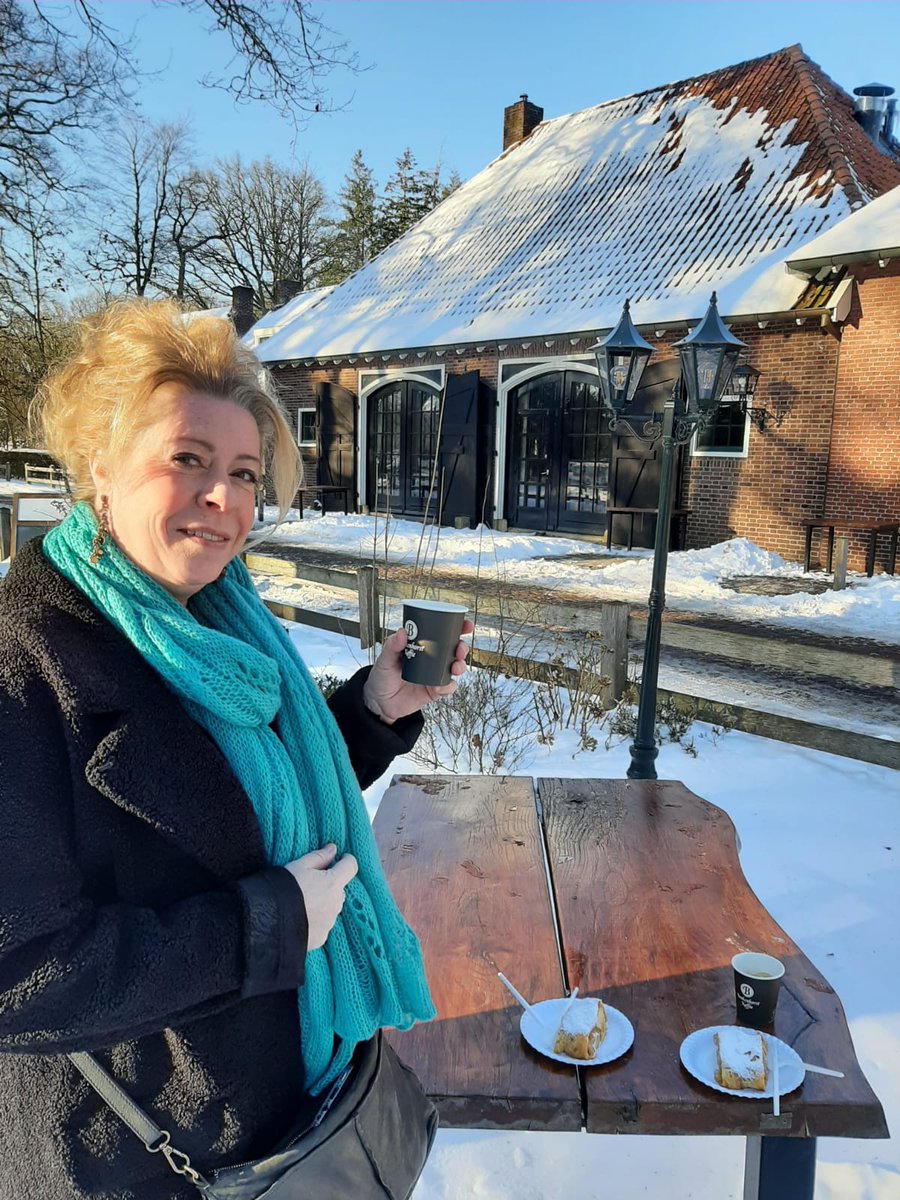 Kwalitijd_nu's tweet photo. Heeft u ook zo genoten van de #winterse plaatjes? Amper een maand geleden stonden we tot onze knieën in de #sneeuw. Maar hoe fijn is het om alles nu weer te zien bloeien. Het is #lente! Een aangenamere temperatuur en weer lekker naar #buiten! https://t.co/UPvv0hlyq3