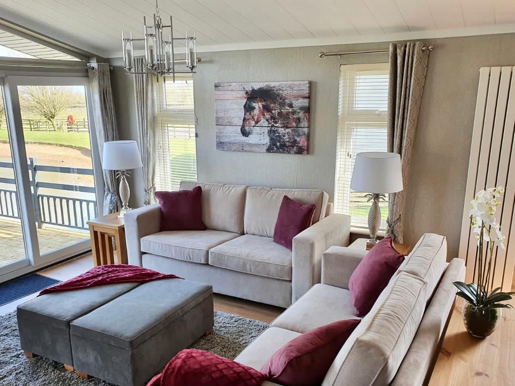 Willow_LakesLP's tweet image. Our three-bedroom lakeside show lodge is nearly completed. Viewings will be available by appointment only from the 12th of April 2021. Prices start from £185,000.