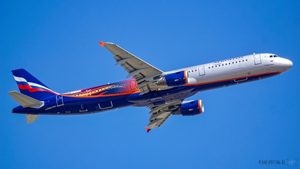 29Aviation's tweet photo. Aeroflot (VP-BTL) Airbus A321-211 https://t.co/0IadzmL7sh | #Aeroflot #Airbus #A321 #VPBTL #LHR #EGLL #Heathrow #HeathrowAirport #MANU #ManchesterUnited #PlaneSpotter #PlaneSpottingBE #AviationPhotography #Aviation #AvGeek #Airline #Aircraft #Airplane #MegaPlane #SVO #Miscow https://t.co/MjmpayYocU