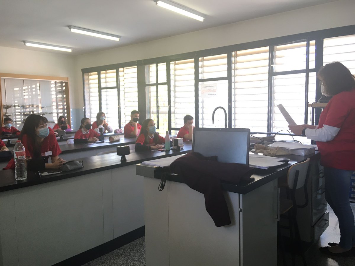 csaamparod's tweet photo. Siguiendo todos los protocolos sanitarios,  y las instrucciones por parte de @SEMCV los alumnos han disfrutado HACIENDO MATES. Muchas gracias a la sociedad por haberlo hecho posible. https://t.co/zeDIKTKSnw