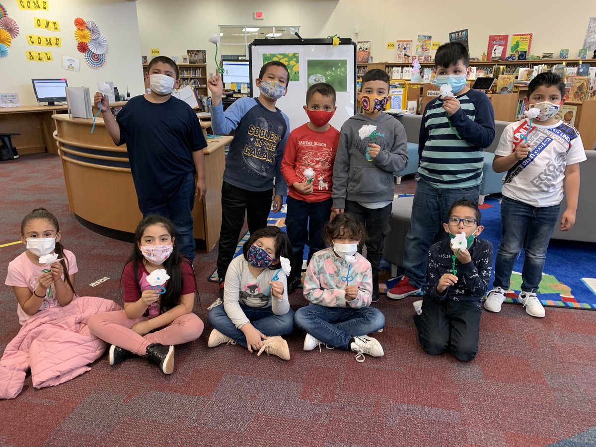 henrielibrary's tweet photo. 1st &amp; 2nd grade making their before dandilion and after dandilions. @henriehawks @AmeDyckman https://t.co/VXEEEogj36