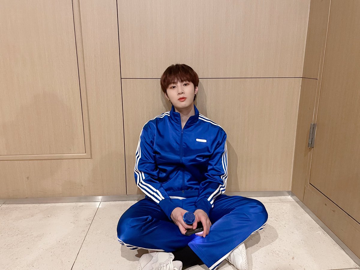 HSW_officialtwt's tweet photo. [☁]
⠀
하늘들이 궁금’s했던 오늘의 Puzzle이 완성됐습니다 ❣️
⠀
KCON:TACT 3에서 귀엽고, 멋있고, 섹시하고, 스윗한 구르미 잘 보셨나요❓
하늘들에게 직접 보여주는 날이 빨리 왔으면 좋겠어요 😭
⠀
오늘도 함께해준 하늘 고마워요 💜💙💛
⠀
#하성운
#HASUNGWOON
#KCONTACT3 https://t.co/VSgIcFdVQB