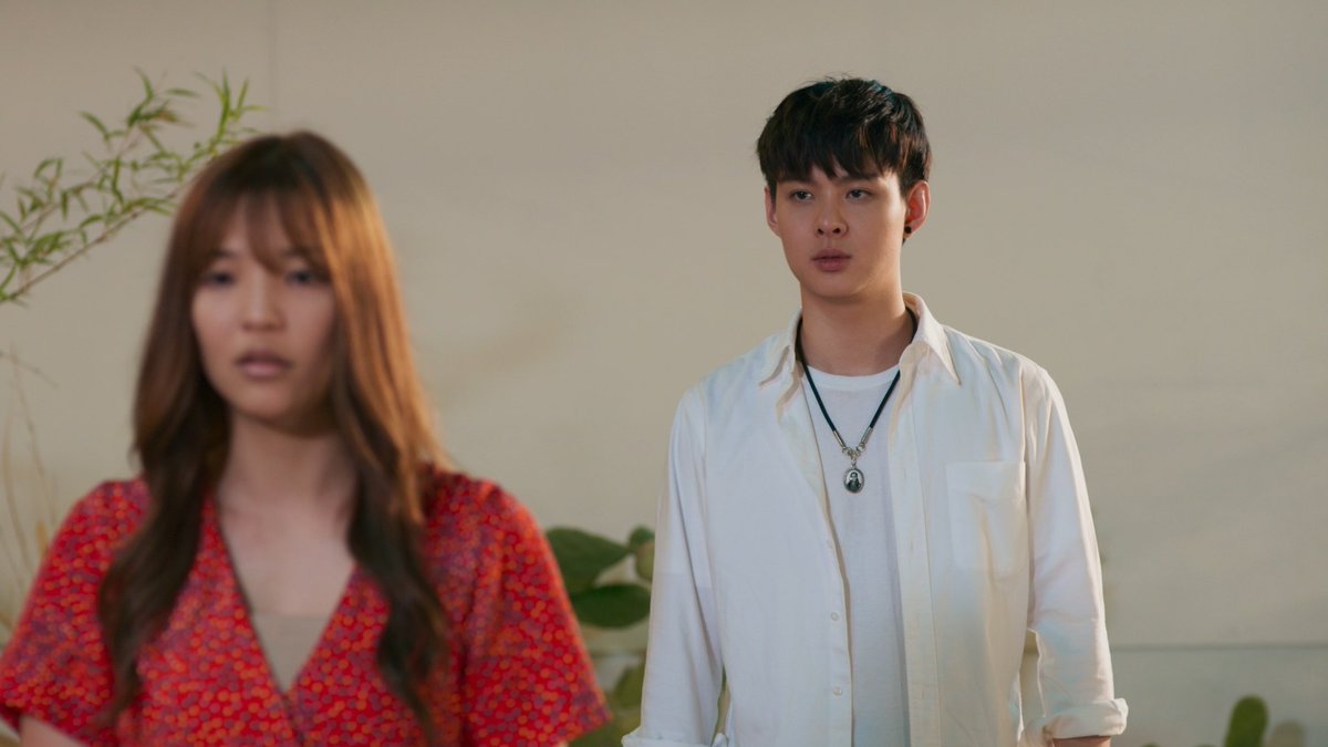 Saint_sup's tweet photo. จริงๆแล้วฉันหิวหมูกระที่วางอยู่อะจีน 
Let's​ Fight​ Ghost​ EP8
#คู่ไฟท์ไฝว้ผีEP8 https://t.co/vo5De1AppM
