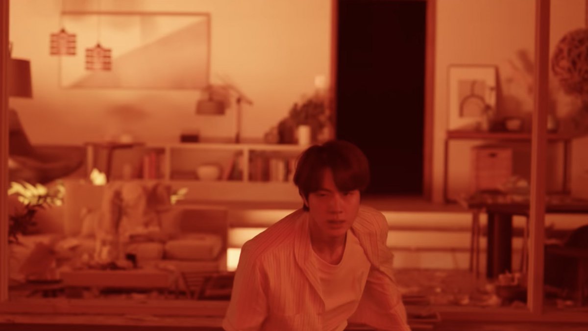jinnieslamp's tweet photo. Kim Seokjin for Film Out Official Teaser @BTS_twt https://t.co/GYhRxgoO0z