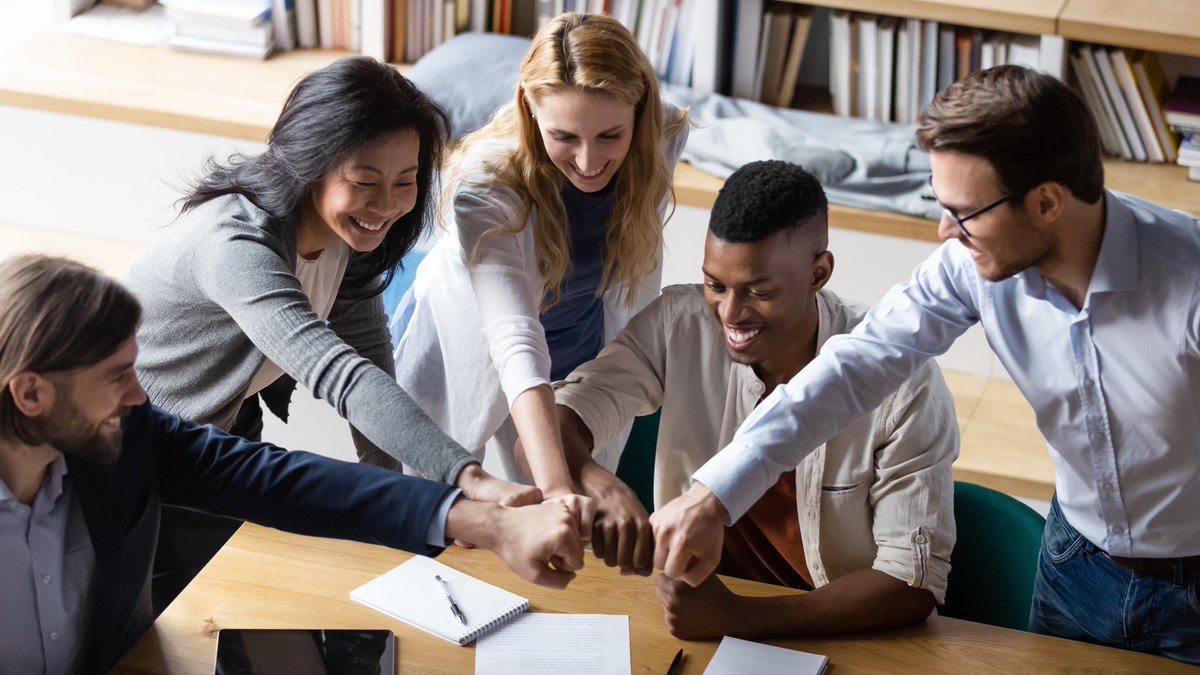 2. Les KAPS, une manière innovante pour les #étudiants de se loger : s’engager dans la vie d’un quartier contre un loyer modéré dans une colocation .🏬
100 colocations solidaires d’ici 2025 #engagementetudiant #cohesionsociale #TousMobilises