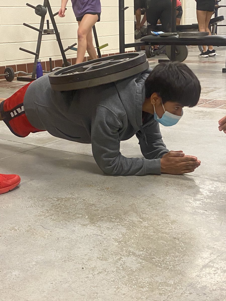 Coach_Alvarado's tweet photo. Some core work from today... also included some pause front squats. Not a single sit-up was done for our core day! @NSHSAthTraining @SteerFootball15 @NS_CoachG #futuresteers #yearlingstosteers https://t.co/0n2AdHaq6x