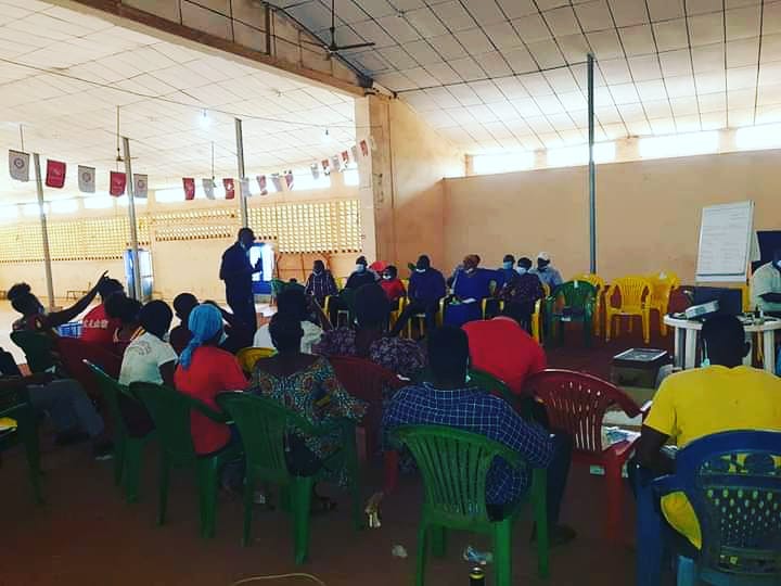 akdail2's tweet photo. #ProjetFonike #Siguiri #Guinee 

Démarrage à Siguiri de la formation approfondie des jeunes porteurs de projets sur l'entrepreneuriat social, la consolidation de la paix et le numérique.

#FONIKEESP #Osezinnover #OsezTeam #Daretoinnovate #EntrepreneursSociaux #Entrepreneurship https://t.co/TnoBVOmiDh