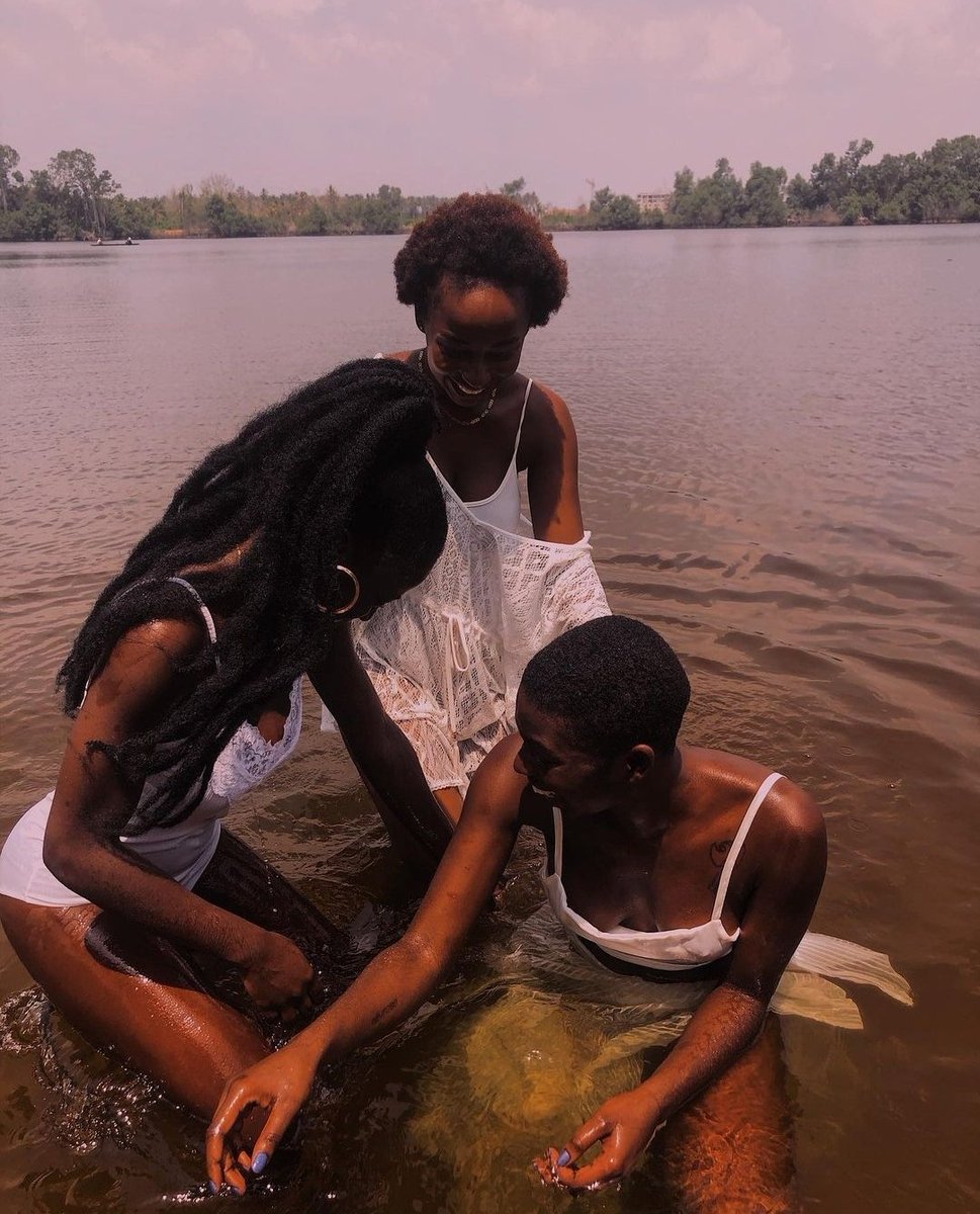 afrodyssee's tweet photo. SHORES
Shores' attraction by Aïcha Fall @aichfa #aichafall #africanartist #contemporaryafrica #africanstories #womenartist #ivoricoast #senegal #africa #geneva #afrodyssee https://t.co/hgQvjlutbg