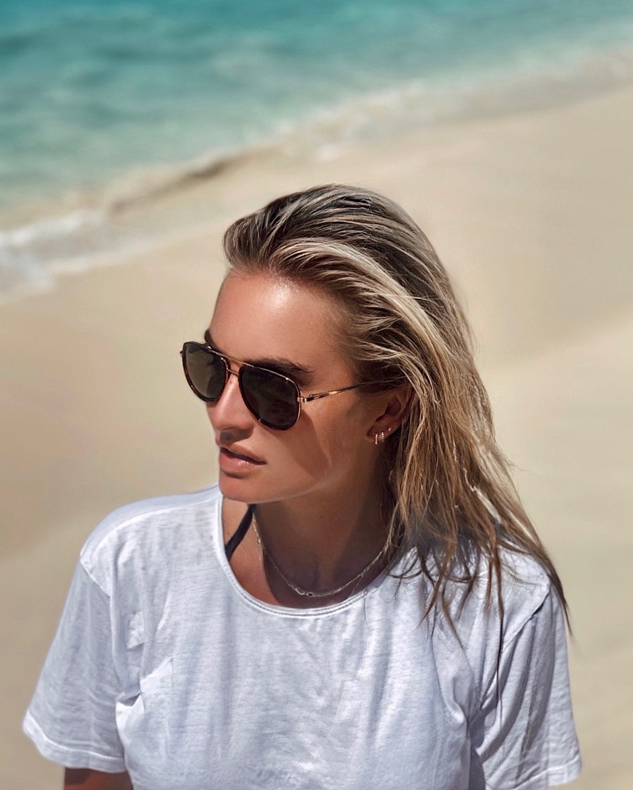 TheCloosCorp's tweet image. A tribute to the small details that can enhance an entire look. Which frame of our collections is your favourite? Let us know! @robinhamersteen loves our St. Barth in Espresso. #TheStBarths #TimelessFrames #DanishEyewear